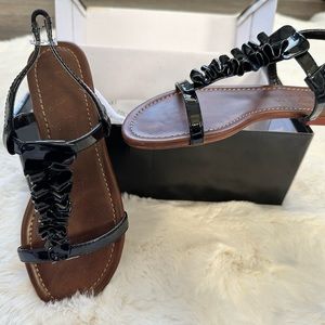 Brand New Colin Stuart black patent leather flat ribbon sandals - size 6